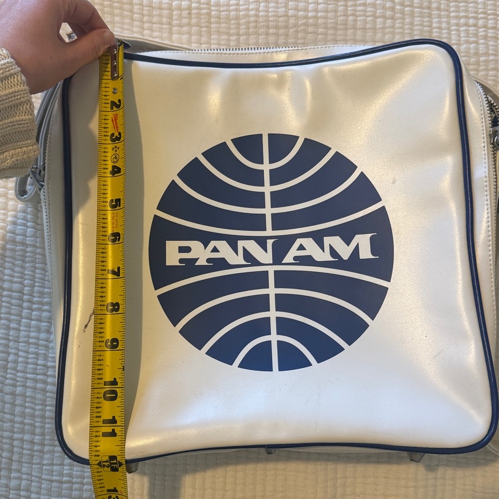 Iconic PanAm with Marc Jacob’s bag - Picture 6 of 8